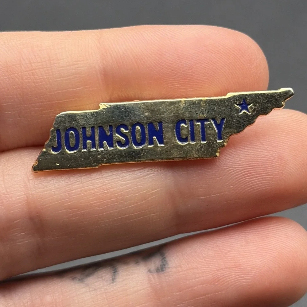 Johnson City Tennessee State Outline Gold Tone Lapel Hat‎ Pin
